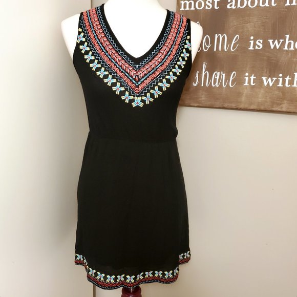 Skies are Blue Mabelle V-Neck Dress - Picture 2 of 7